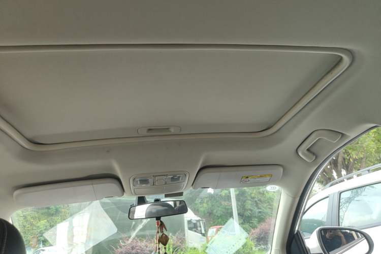 Used Dongfeng Fengon 580 2016 1.5T Manual Luxury Edition Headliner