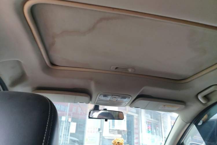 Used Dongfeng Fengon 580 2016 1.5T Manual Luxury Edition Headliner