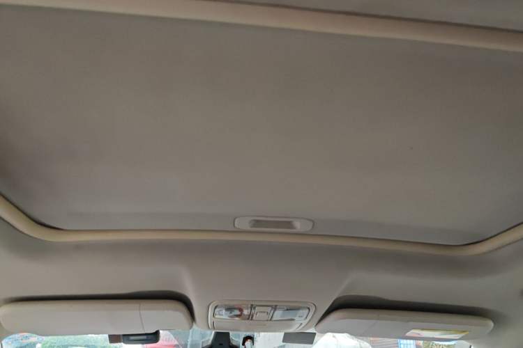 Used Dongfeng Fengon 580 2016 1.5T Manual Luxury Edition Headliner