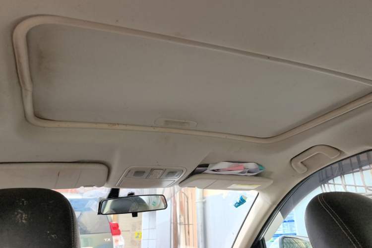 Used Dongfeng Fengon 580 2016 1.5T Manual Luxury Edition Headliner