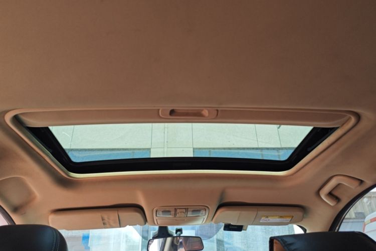 Used Dongfeng Fengon 580 2016 1.5T Manual Luxury Edition Headliner
