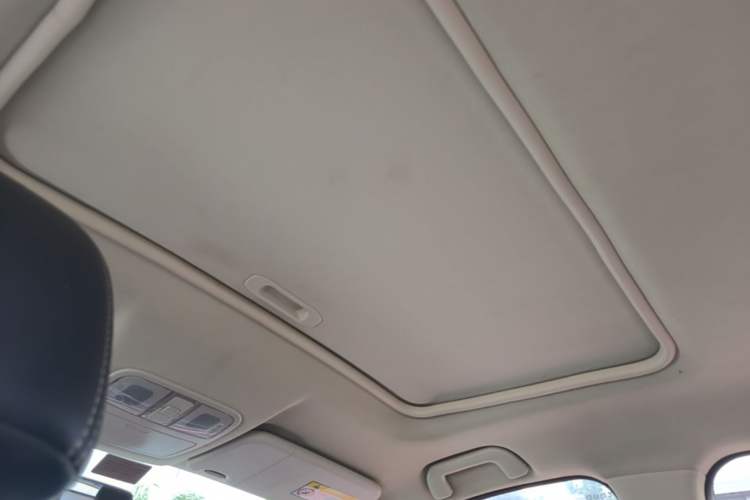Used Dongfeng Fengon 580 2016 1.5T Manual Luxury Edition Headliner