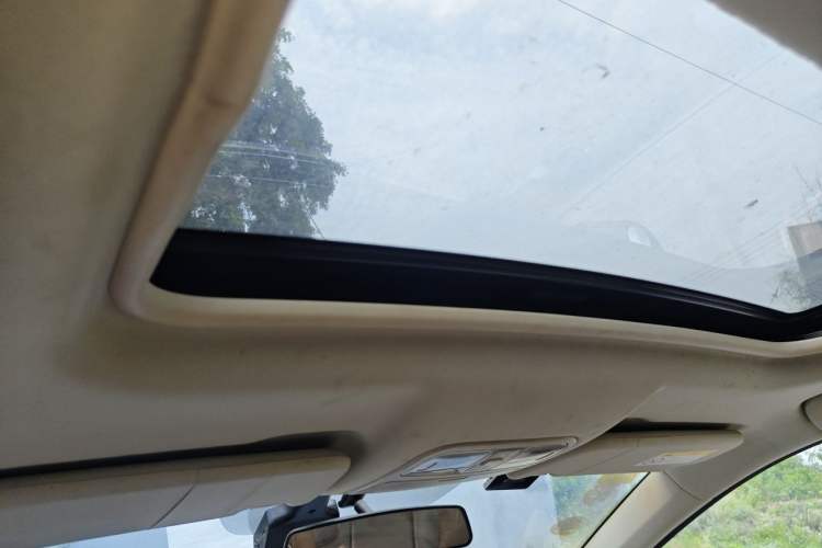 Used Dongfeng Fengon 580 2016 1.5T Manual Luxury Edition Headliner