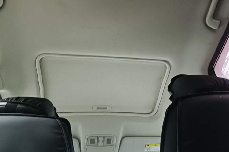 Used Dongfeng Fengon 580 2016 1.5T Manual Luxury Edition Headliner