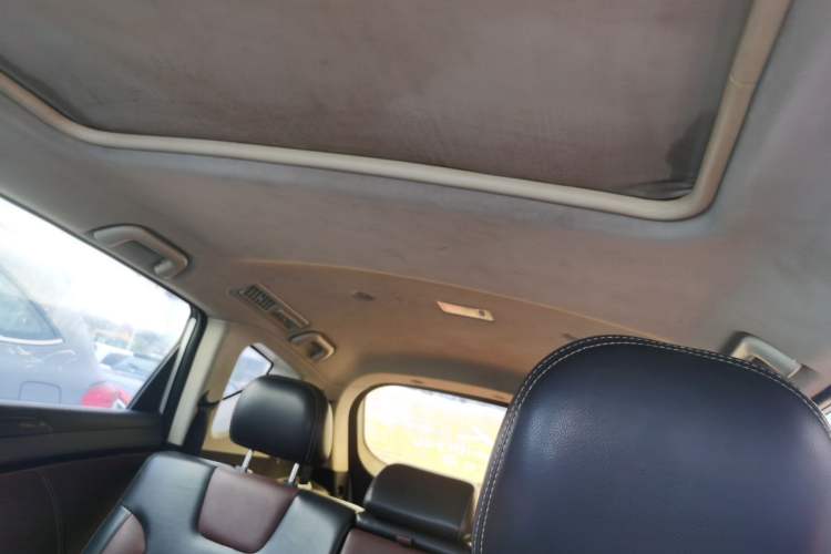 Used Dongfeng Fengon 580 2016 Revised Version 1.5T CVT Luxury Edition Headliner