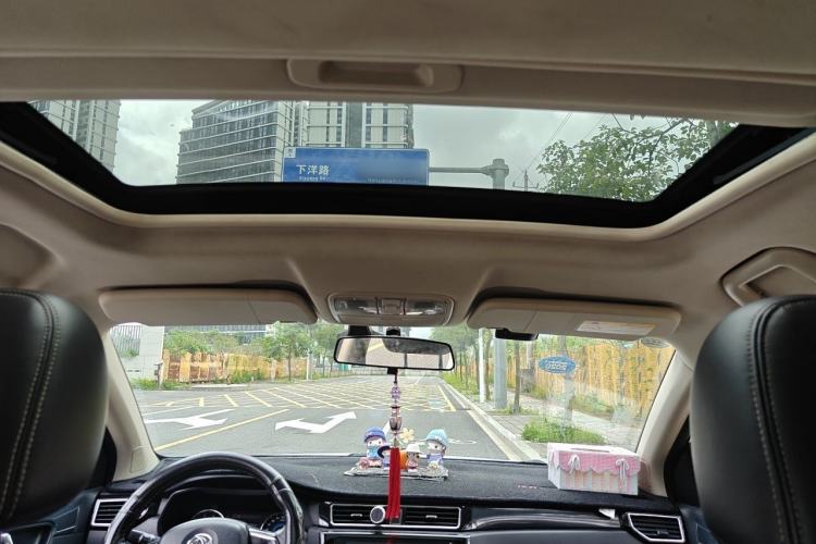 Used Dongfeng Fengon 580 2016 1.5T Manual Luxury Edition Headliner