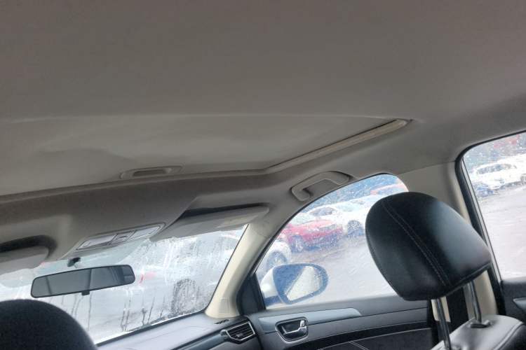 Used Dongfeng Fengon 580 2016 1.8L Manual Comfort Model Headliner