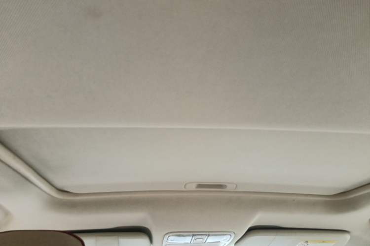 Used Dongfeng Fengon 580 2016 1.5T Manual Luxury Edition Headliner