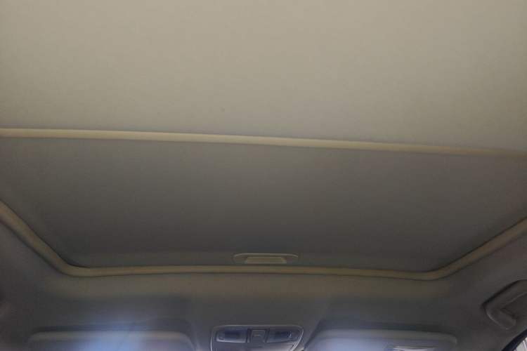 Used Dongfeng Fengon 580 2016 Revised Version 1.5T CVT Luxury Edition Headliner