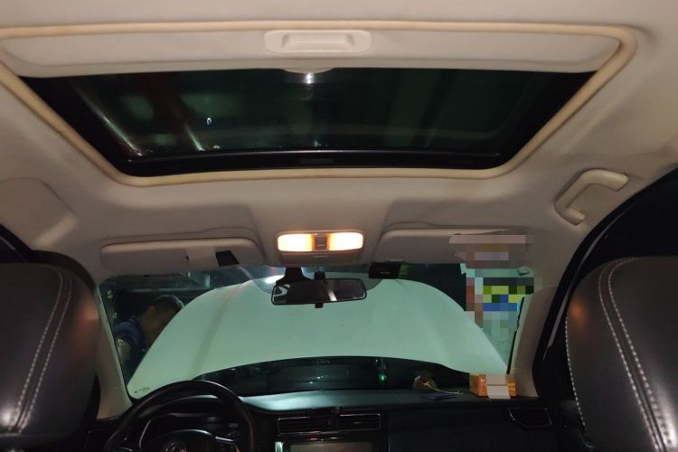 Used Dongfeng Fengon 580 2016 Revised Version 1.5T CVT Luxury Edition Headliner