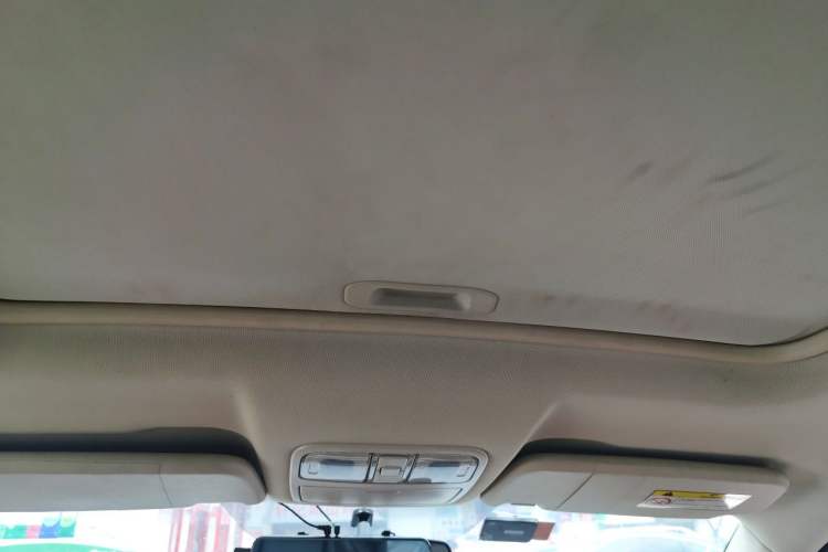 Used Dongfeng Fengon 580 2016 Revised Version 1.5T CVT Comfort Edition Headliner