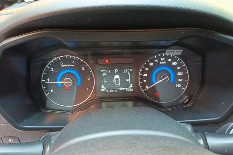 Used Dongfeng Fengon 580 2016 Revised Version 1.5T CVT Luxury Edition Instrument Cluster