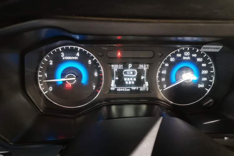 Used Dongfeng Fengon 580 2016 Revised Version 1.5T CVT Luxury Edition Instrument Cluster