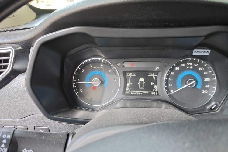 Used Dongfeng Fengon 580 2016 1.5T Manual Luxury Edition Instrument Cluster