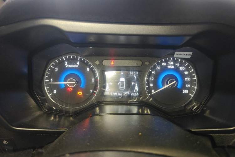 Used Dongfeng Fengon 580 2016 Revised Version 1.5T CVT Luxury Edition Instrument Cluster