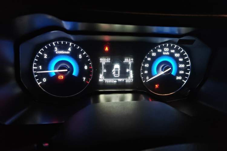 Used Dongfeng Fengon 580 2016 1.8L Manual Comfort Model Instrument Cluster