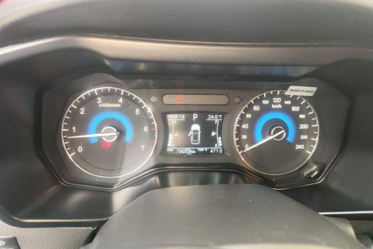 Used Dongfeng Fengon 580 2016 Revised Version 1.5T CVT Comfort Edition Instrument Cluster