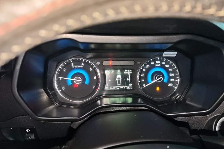 Used Dongfeng Fengon 580 2016 Revised Version 1.5T CVT Luxury Edition Instrument Cluster