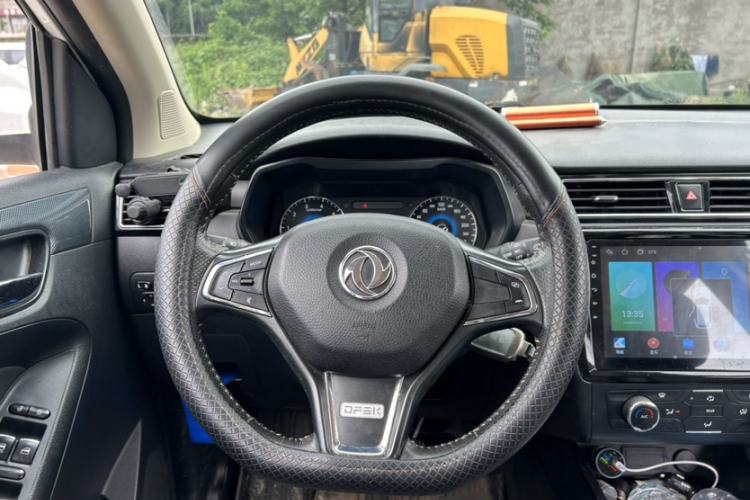 Used Dongfeng Fengon 580 2016 1.8L Manual Comfort Model Interior 1