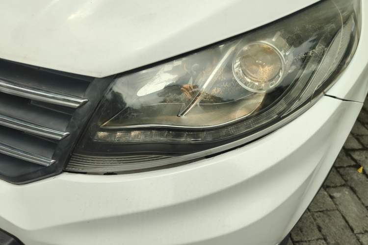 Used Dongfeng Fengon 580 2016 1.5T Manual Luxury Edition Left Front Headlight