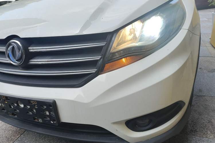 Used Dongfeng Fengon 580 2016 Revised Version 1.5T CVT Luxury Edition Left Front Headlight