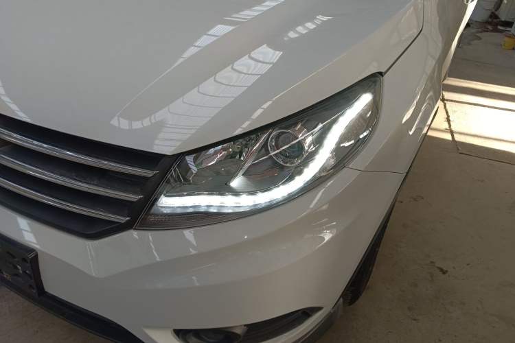 Used Dongfeng Fengon 580 2016 Revised Version 1.5T CVT Luxury Edition Left Front Headlight