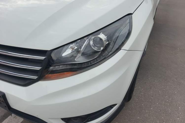 Used Dongfeng Fengon 580 2016 1.5T Manual Luxury Edition Left Front Headlight
