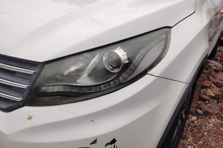 Used Dongfeng Fengon 580 2016 Revised Version 1.5T CVT Luxury Edition Left Front Headlight