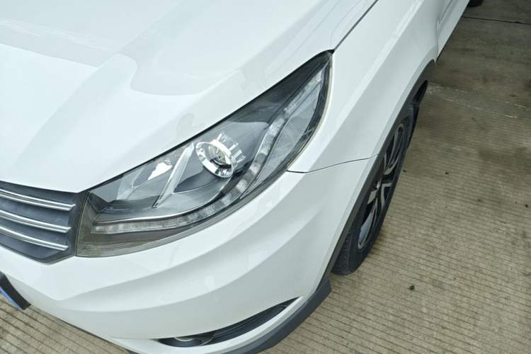 Used Dongfeng Fengon 580 2016 Revised Version 1.5T CVT Luxury Edition Left Front Headlight