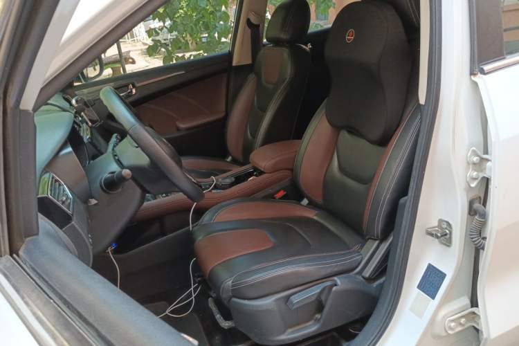Used Dongfeng Fengon 580 2016 Revised Version 1.5T CVT Luxury Edition Left Front Seat