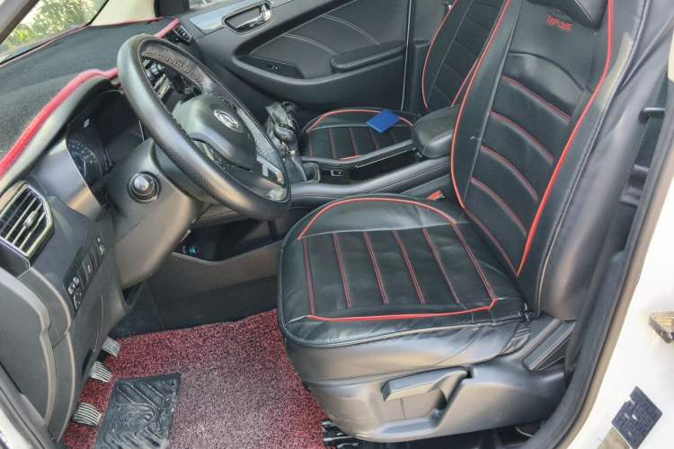 Used Dongfeng Fengon 580 2016 1.5T Manual Luxury Edition Left Front Seat