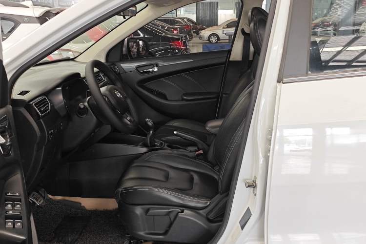 Used Dongfeng Fengon 580 2016 1.8L Manual Comfort Model Left Front Seat