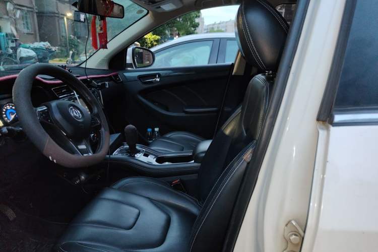 Used Dongfeng Fengon 580 2016 Revised Version 1.5T CVT Luxury Edition Left Front Seat