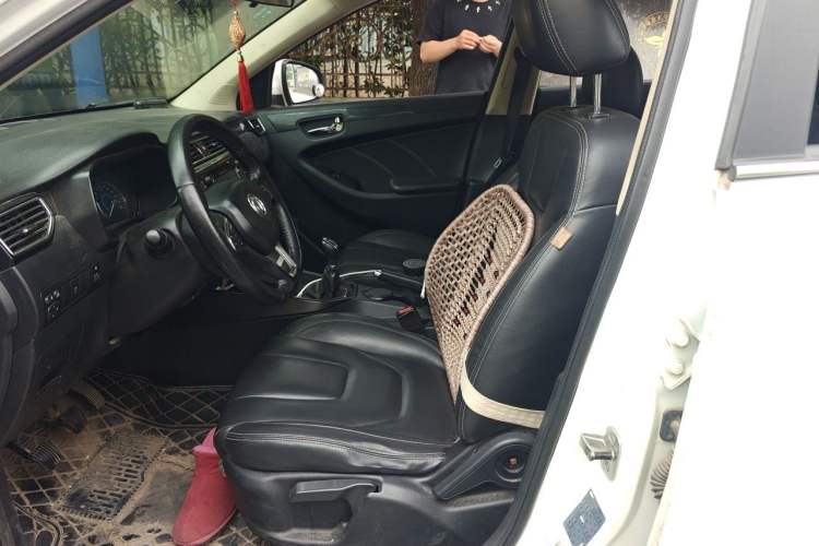 Used Dongfeng Fengon 580 2016 1.8L Manual Comfort Model Left Front Seat