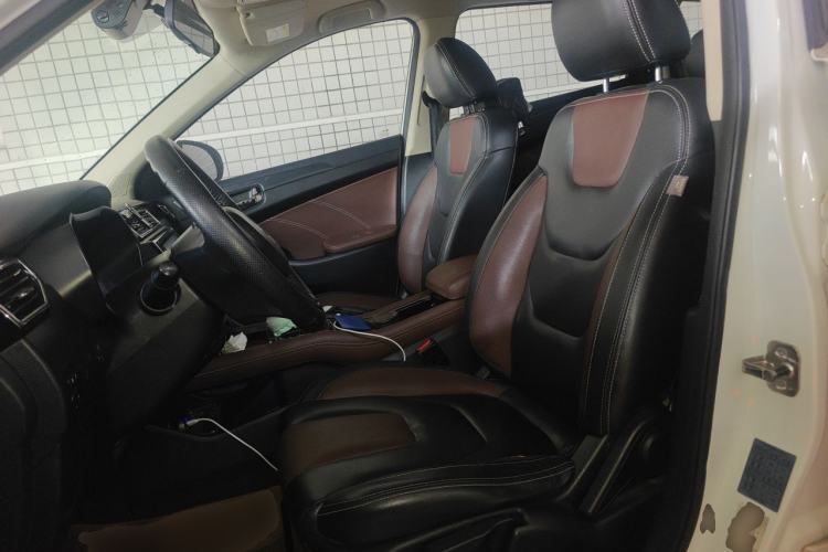 Used Dongfeng Fengon 580 2016 Revised Version 1.5T CVT Luxury Edition Left Front Seat