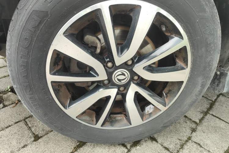 Used Dongfeng Fengon 580 2016 1.5T Manual Luxury Edition Left Front Wheel Hub