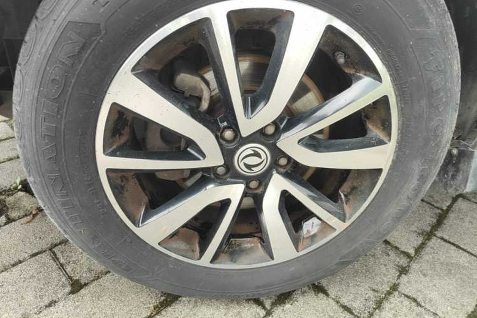 Used Dongfeng Fengon 580 2016 1.5T Manual Luxury Edition Left Front Wheel Hub