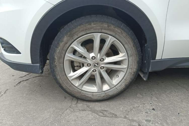 Used Dongfeng Fengon 580 2016 1.8L Manual Comfort Model Left Front Wheel Hub