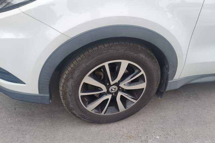 Used Dongfeng Fengon 580 2016 1.5T Manual Luxury Edition Left Front Wheel Hub