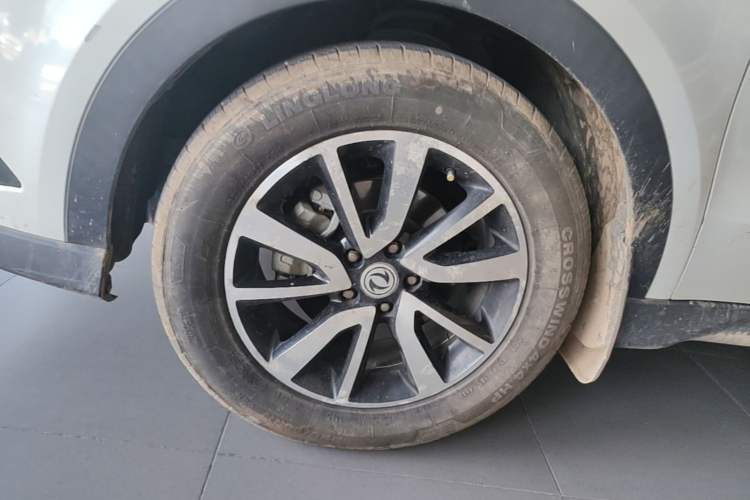 Used Dongfeng Fengon 580 2016 1.5T Manual Luxury Edition Left Front Wheel Hub
