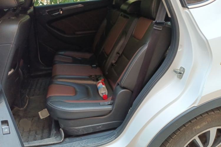 Used Dongfeng Fengon 580 2016 Revised Version 1.5T CVT Luxury Edition Left Rear Seat