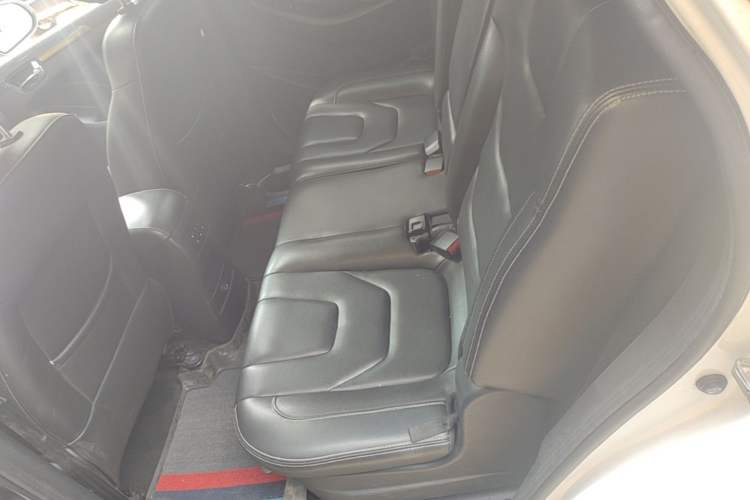 Used Dongfeng Fengon 580 2016 Revised Version 1.5T CVT Luxury Edition Left Rear Seat