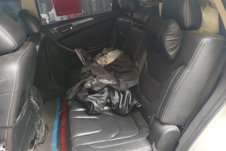 Used Dongfeng Fengon 580 2016 1.5T Manual Luxury Edition Left Rear Seat