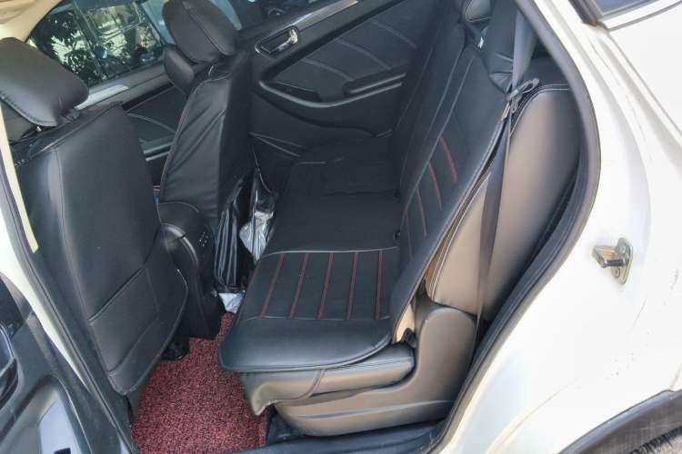 Used Dongfeng Fengon 580 2016 1.5T Manual Luxury Edition Left Rear Seat