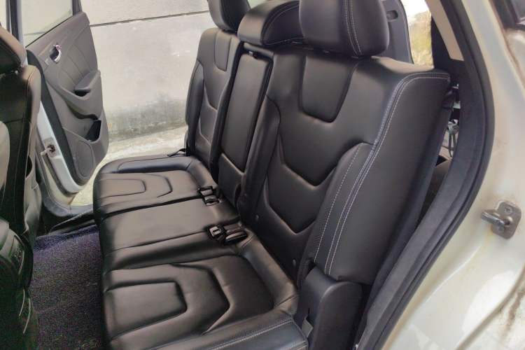 Used Dongfeng Fengon 580 2016 1.8L Manual Comfort Model Left Rear Seat