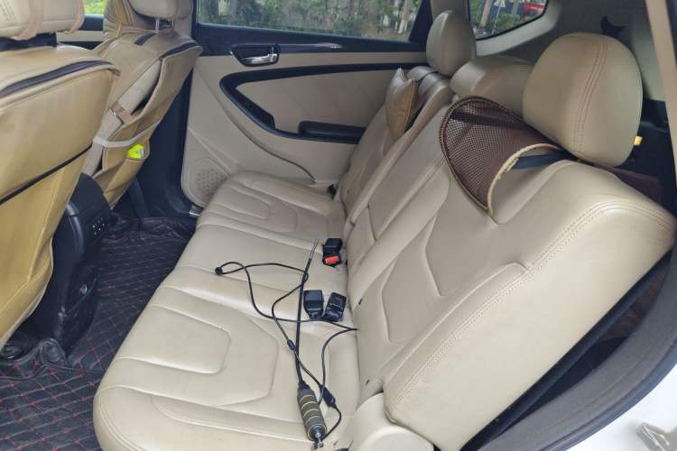 Used Dongfeng Fengon 580 2016 1.5T Manual Luxury Edition Left Rear Seat