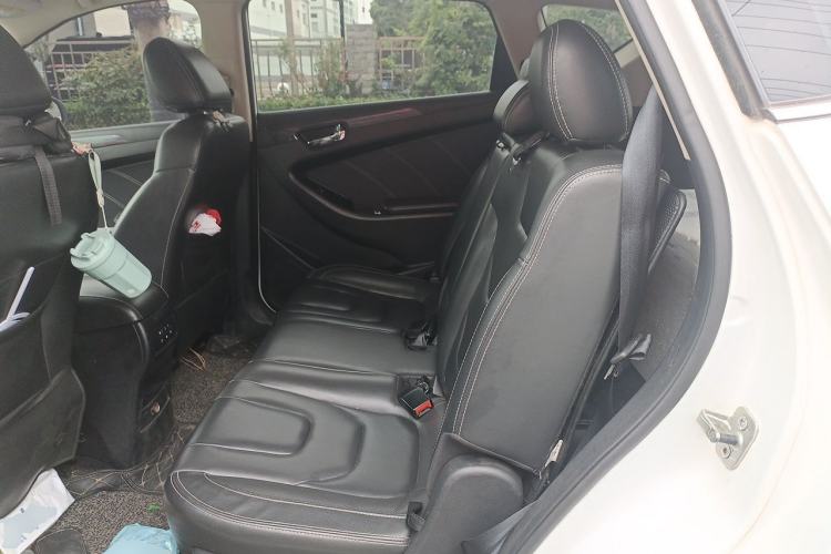 Used Dongfeng Fengon 580 2016 1.5T Manual Luxury Edition Left Rear Seat