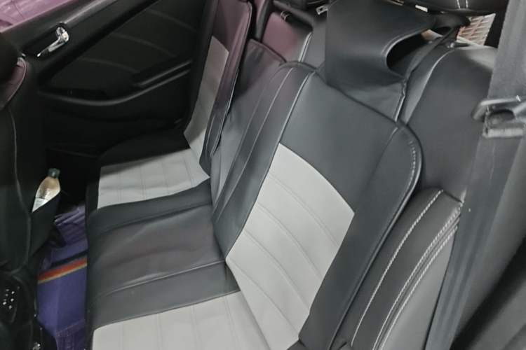 Used Dongfeng Fengon 580 2016 1.5T Manual Luxury Edition Left Rear Seat