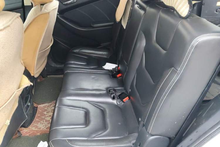 Used Dongfeng Fengon 580 2016 1.5T Manual Luxury Edition Left Rear Seat