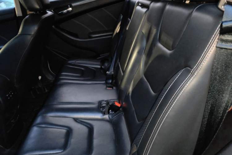 Used Dongfeng Fengon 580 2016 Revised Version 1.5T CVT Luxury Edition Left Rear Seat